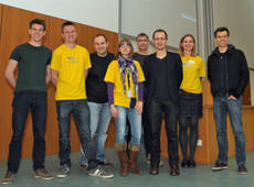 Das Team hinter der KinderUni: Rodger Schlappa, Erik Hilse, Andreas Hiekel und Rebecca Grautstück von Videoteam, die Dozenten Enrico Pisko und Thomas Schmieder, Ramona Kusche vom Campusbüro und Nico Häntzschel vom Videoteam (v.l.) 