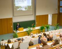 Absolventenvorlesung mit Rektor Ludwig Hilmer. Foto: Andreas Hiekel