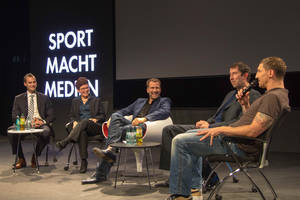 Podium mit Dr. Tobias Haupt, Dr. Heike Kugler, René Kindermann, Stev Theloke und Stefan Kretzschmar (v.l.)