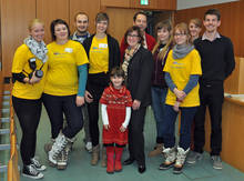 Das KinderUni-Team der heutigen Vorlesung: Gerit Weidel, Melanie Kilger, Andreas Hiekel, Linda Meyer, Prof. Dr. Kerstin Walther-Reining mit Tochter Lilly, Uwe Fischer, Sabine Siems, Rebecca Grautstück, Maximiliane Nimz, Rodger Schlappa (v.l.)