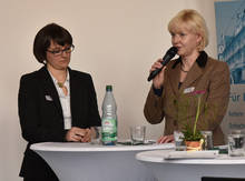 Antworten auf die Frage &gt;&gt;Was erwarten wir?&lt;&lt;: Gloria Heymann (Wirtschaftsförderung Stadt Zittau) und Katrin Köhler (Baubürgermeisterin der Stadt Zwickau) (v.l.)