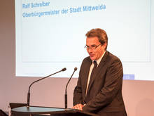 Oberbürgermeister Ralf Schreiber ist stolz auf seine Hochschulstadt: &gt;&gt;Wir haben die Möglichkeit, als kleine Stadt mit einer Hochschule viel zu erreichen.&lt;&lt;