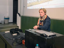 ... jetzt beim Vortrag über das Studium der Sozialen Arbeit an der Hochschule Mittweida: Prof. Isolde Heintze.