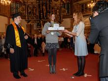 Silbermedaillen-Gewinnerin und Olympische Botschafterin der Hochschule Steffi Kriegerstein - hier zwischen Prof. André Schneider und Moderatorin Dr. Ramona Kusche (Foto: Helmut Hammer)