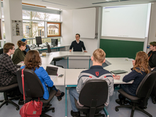 Typisch für Mittweida: kleine Gruppen in den Lehrveranstaltungen – hier bei Dr. Frank Schumann von der Fakultät Wirtschaftsingenieurwesen im Seminar Psychodiagnostik für die BWLer