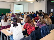 Studienberaterin Frances Gritz erkärt, &gt;&gt;wie Studieren überhaupt funktioniert&lt;&lt;.