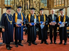 ... und mit den Emeriti Gerhard Gebhardt, Werner Günther, Jürgen Wernicke, Wolfgang Reglich und Wilfried Schmalwasser (v.l.)