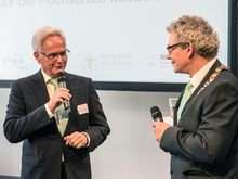 Dr. Jens Walther vom VDI im Gespräch mit Rektor Friedrich Albrecht von der Hochschule Zittau/Görlitz (v.l.) 