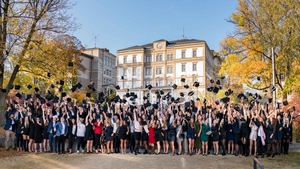 &gt;Geschafft!&lt; Fototermin am Donnerstag bei strahlendem Sonnenschein auf dem Technikumplatz (Foto: André Wirsig)