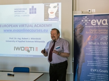 Workshop-Leiter Prof. Robert Wierzbicki von der Hochschule Mittweida erläutert das EVA-Prinzip - European Virtual Academy.