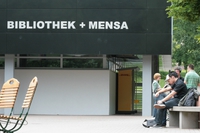 Aktuell sind Bibliothek und Mensa der Hochschule Mittweida in einem Gebäude untergebracht, was zu Einschänkrungen führt.