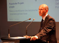 Prof. Zäh von der TU München hielt den Plenarvortrag.