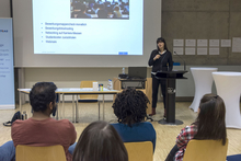 Jana Gaudich, Fachreferentin studienbegleitende Förderung, während ihres Impulsvortrags am Donnerstagabend.