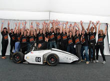 Freude über die jüngsten Erfolge: Das Team von Technikum Mittweida Motorsport (Foto: Torsten Schwarz)