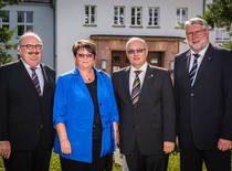 Gemeinsam: Rektor Ludwig Hilmer, Anne und Werner Totzauer, OB Matthias Damm