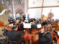 Die Mittelsächsische Philharmonie unter Leitung von Generalmusikdirektor Jan Michael Horstmann sorgte für die musikalische Umrahmnung. Foto: André Wirsig
