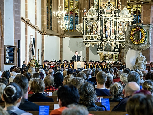 Volle Kirche zur Immatrikulationsfeier der Hochschule Mittweida am 2. Oktober 2019.