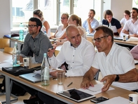 Lässt sich überzeugen: Die Jury des Projektpartners Siemens Real Estate Erlangen mit Sebastian Schmerberg, Silvio Richter und Otto Haas (v.l.).