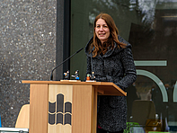 Studierendenpfarrerin Nina-Maria Mixtacki: „Ich wünsche Ihnen, dass Sie Ihre Füße auf den weiten Raum Gottes stellen. Das Wort vom weiten Raum ist ein Wort zum Durchhalten.“