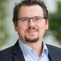 Prof. Dr.  Anton  Preis