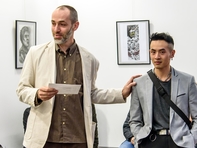 Künstler-Vorstellung 2: Jens Ossada mit Linh Hong Ngyuen (r.) im &quot;Schwalbennest&quot;.