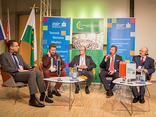 Teilnehmer der Podiumsdiskussion beim II. Deutsch-Belarussischen Wirtschaftsforum der Hochschule Mittweida.