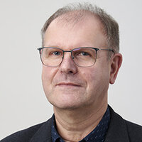 Prof. Dipl.-Toning. (FH) Mike Winkler