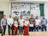 Siegerteam &quot;Coliwo&quot; mit der Jury: Sebastian Schmerberg und Silvio Richter (SRE), Angelina Köhler, Max Seifert, Nicole Estenfelder und Maximilian Schröder (Coliwo) sowie Otto Haas (SRE) und Prof. Jan Schaaf (v.l.).