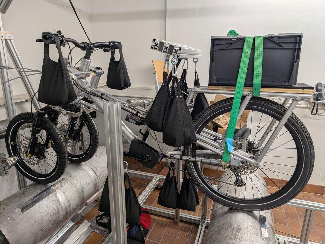 Rollenprüfstand mit Bike