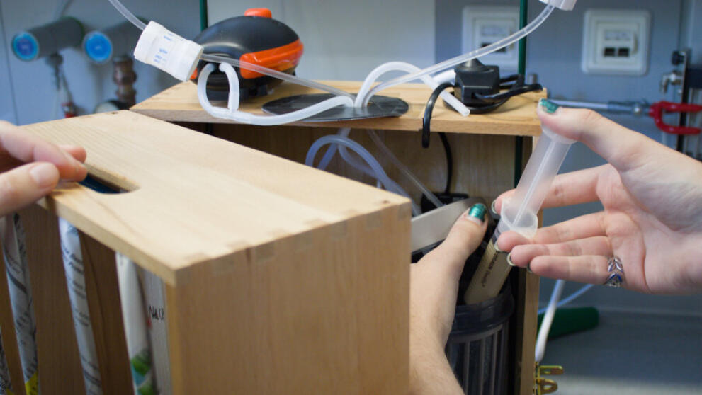Apparatur in Box