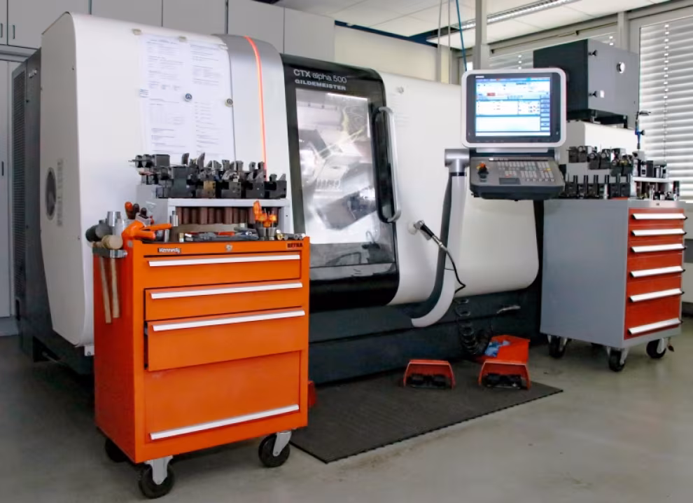 CNC turning and milling machining centre