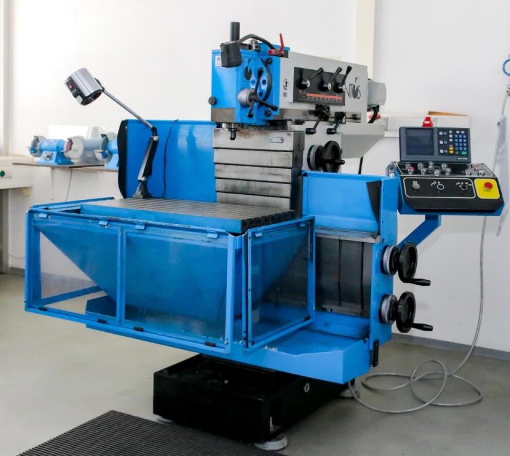 Conventional milling machine